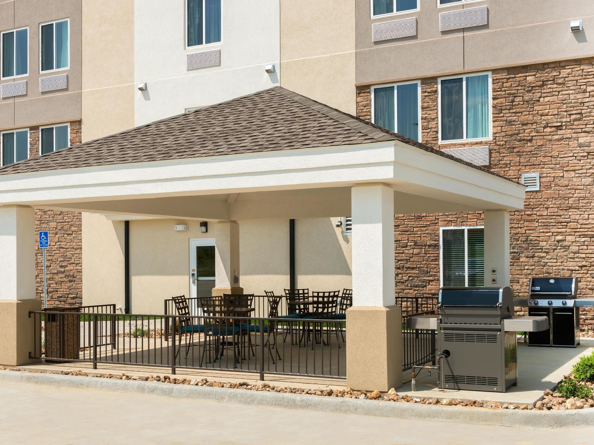 Candlewood Suites Columbia Hwy 63 & I-70 By Ihg Экстерьер фото